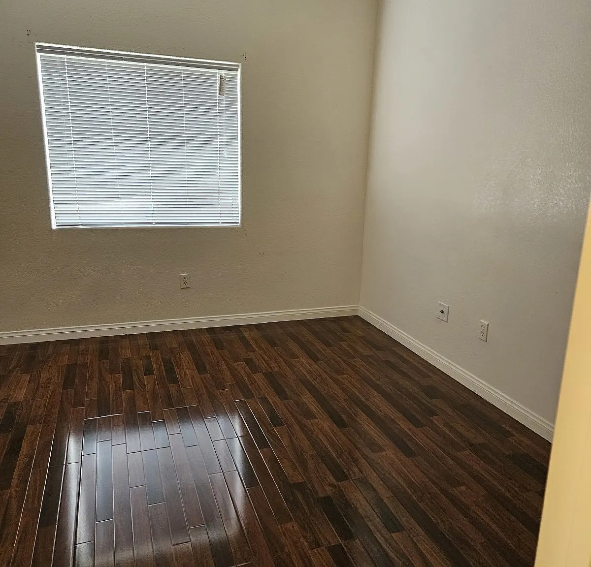 2 bed, 2.5 bath, 1100 sqft, $1,550 — Photo 2