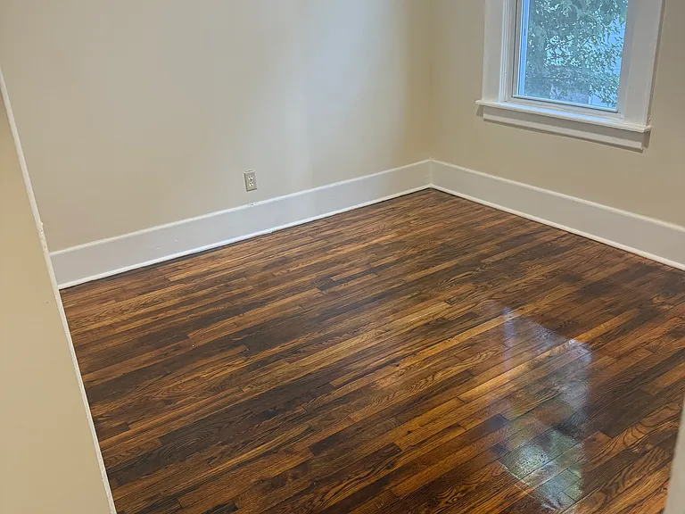 127 Hawthorne Ave — Photo 5