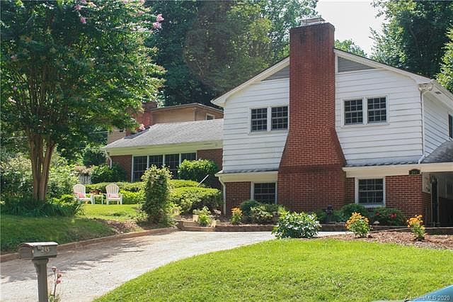 1st image of 245 W Park Dr