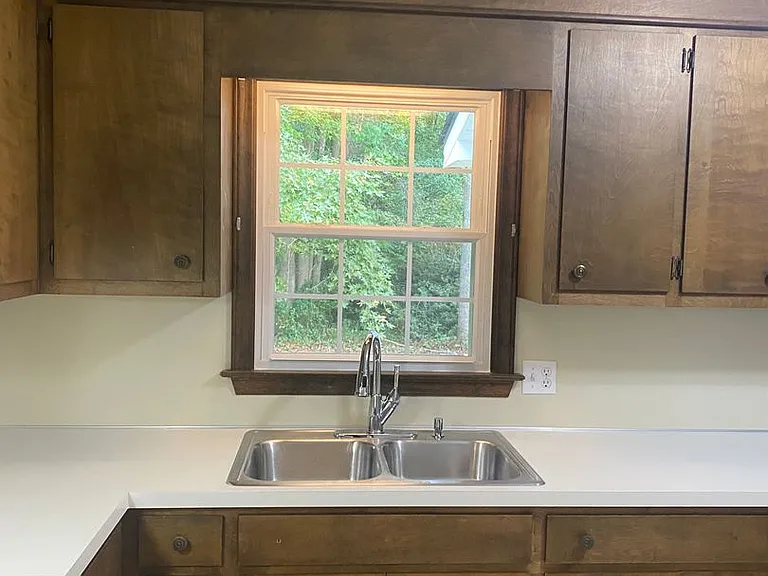 1509 N Respess St — Photo 12