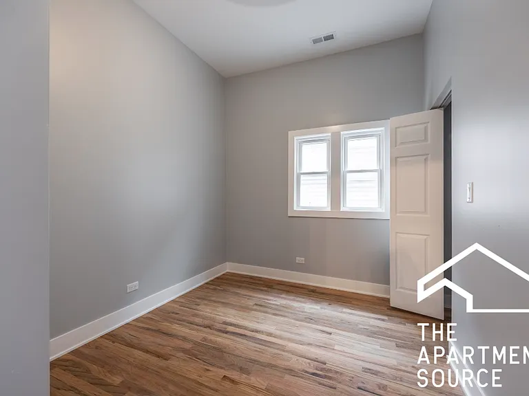 1746 N California Ave #2F — Photo 7