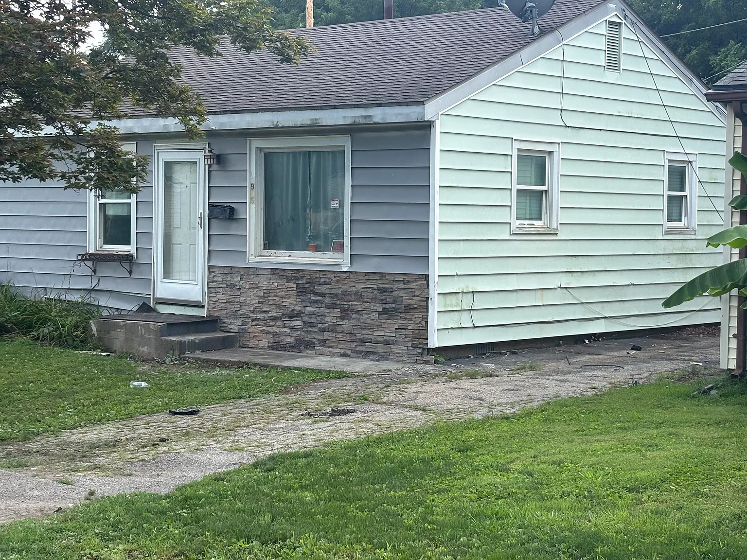 2 bed, 700 sqft, $995 — Photo 2