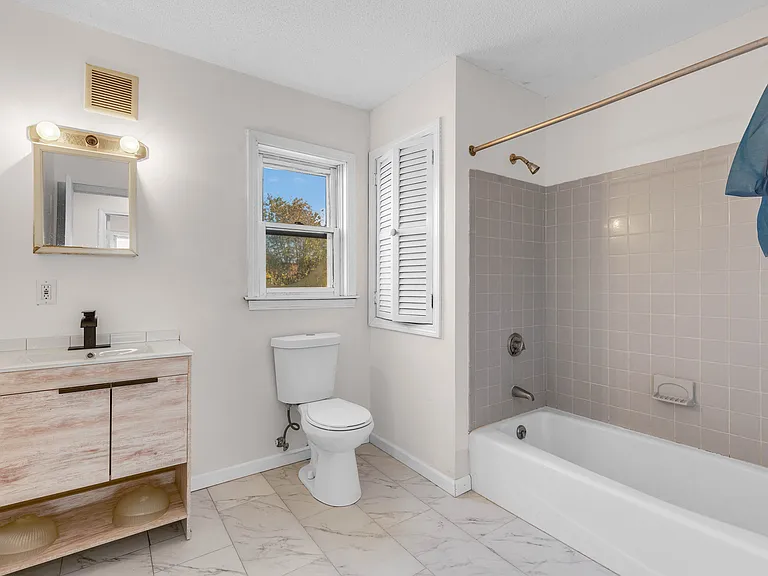 403 Garden St #2 — Photo 9
