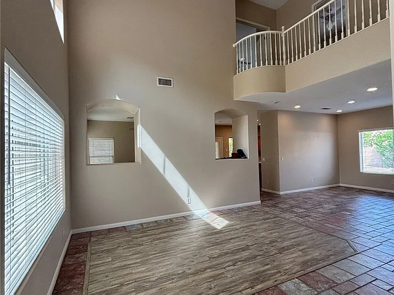 8585 Ebony Hills Way — Photo 2