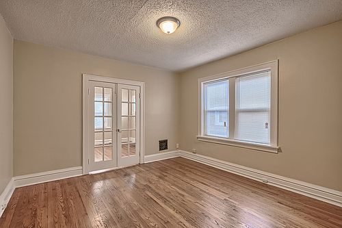 4th image of 4958 Walsh St APT 1E