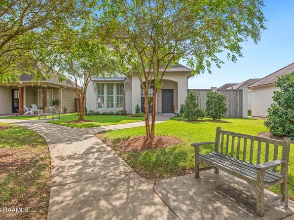 406 Waterview Rd, Youngsville, LA 70592