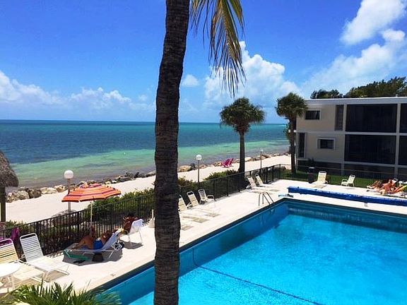 4th image of 133 Coco Plum Dr #30