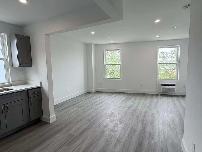 3528 Tiemann Ave #3 — Photo 5