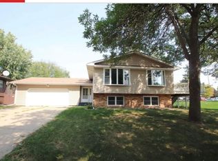 2712 S Arcadia Rd, Sioux Falls, SD 57105