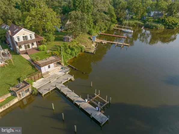 8178 Forest Glen Dr, Pasadena, MD 21122