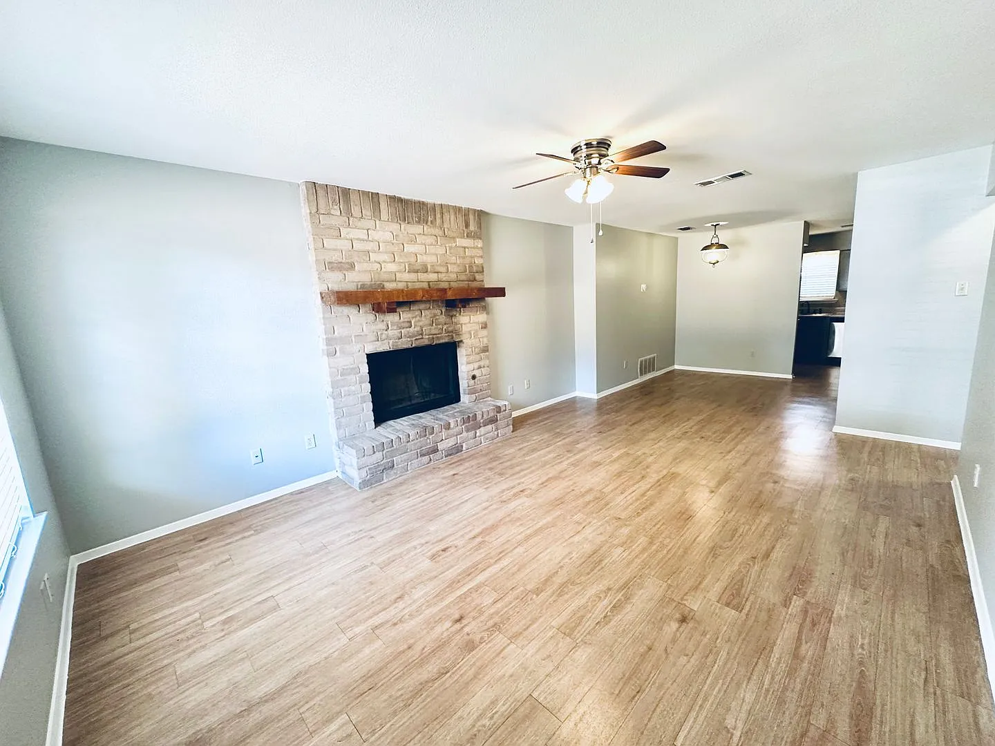 173 DANJ — Photo 2