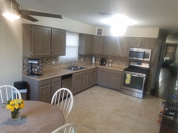 3rd image of 401 Park St APT 2