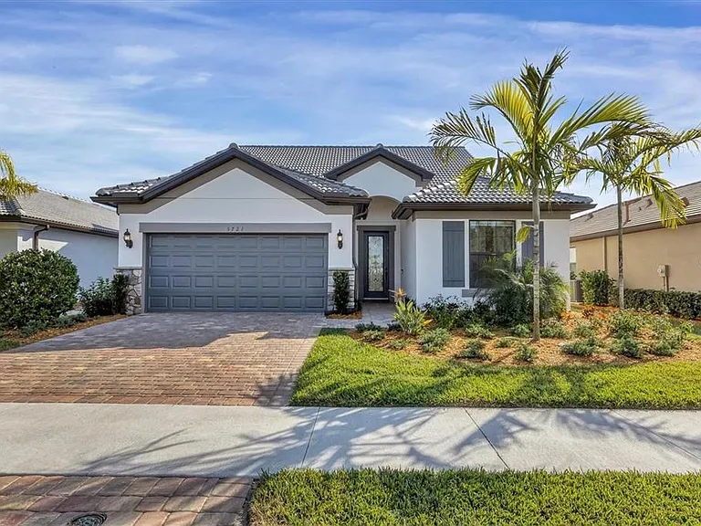 5721 Sweet Leaf Way — Photo 1