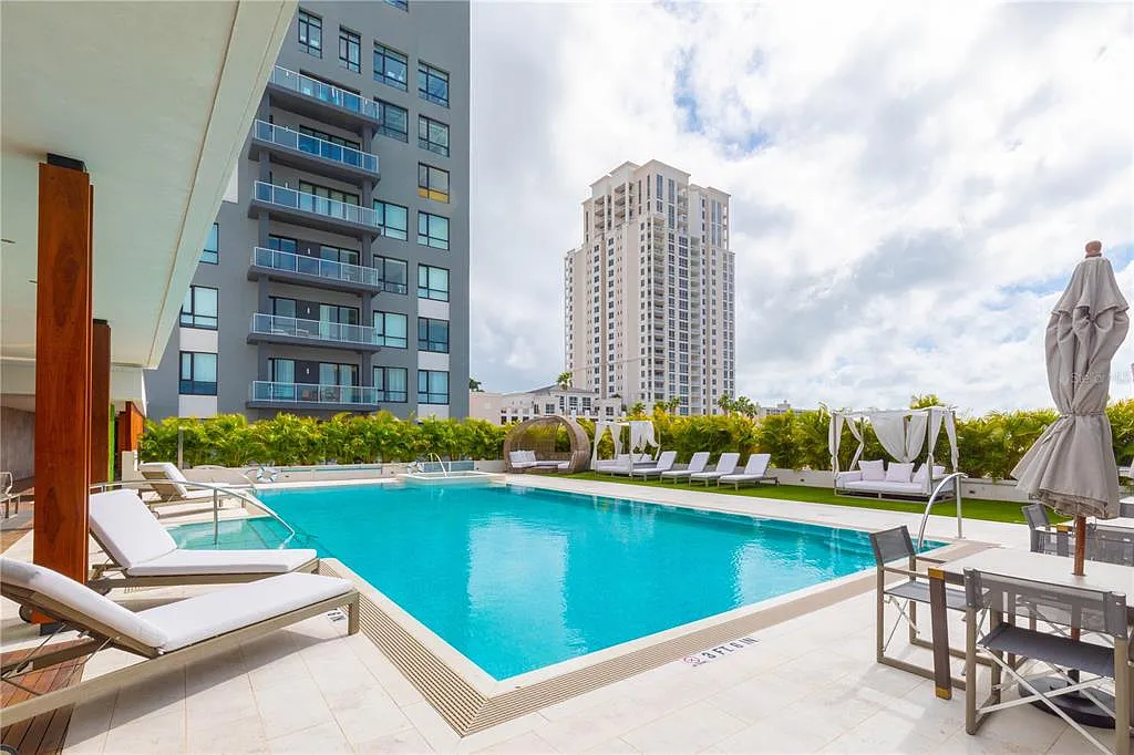 2 bed, 2.0 bath, 1187 sqft, $3,800 — Photo 3