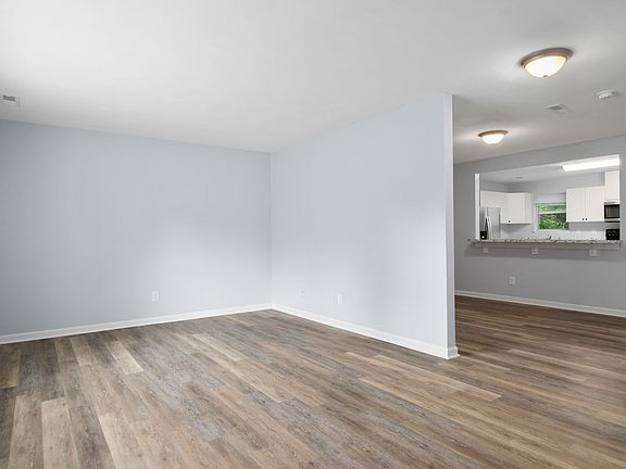 3rd image of 306 Pheasant Run Ct