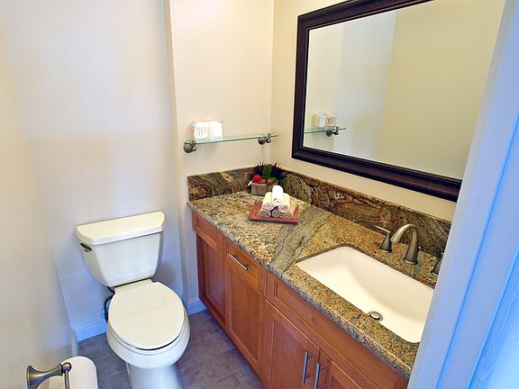 5th image of 818 S King St APT 1001