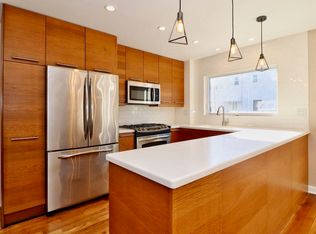 12 Veterans Ct, Bayonne, NJ 07002