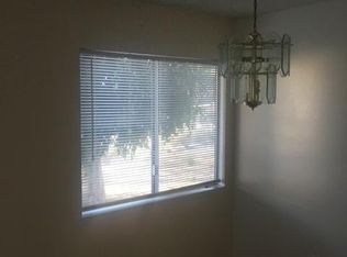 6839 John Dr, Riverside, CA 92509