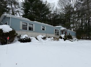 28 Haskell Cir, Lakeville, MA 02347