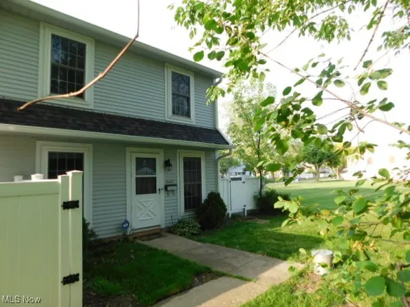 20487 Williamsburg Ct #219C, Middleburg Heights, OH 44130