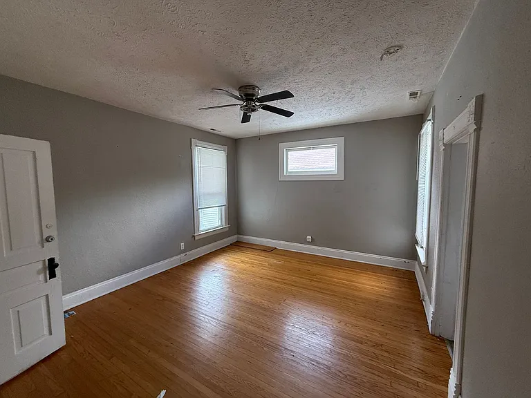 118 N Glenwood Ave — Photo 24