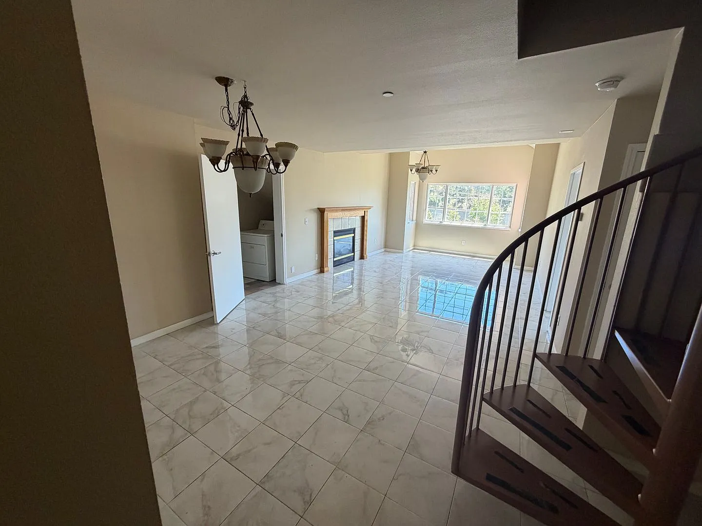 158 Caldecott Lane — Photo 3