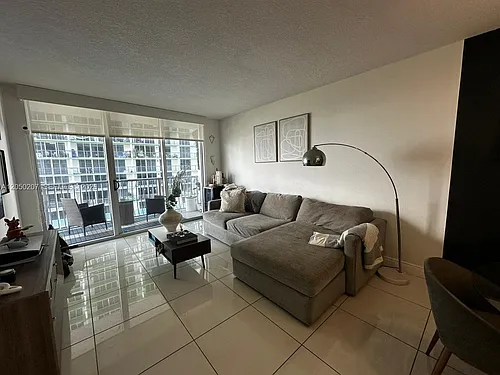 1750 N Bayshore Dr #1609 Photo 1 1750 N Bayshore Dr #1609 Photo 1