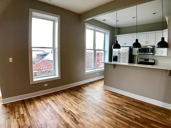 2nd image of 3358 N Southport Ave