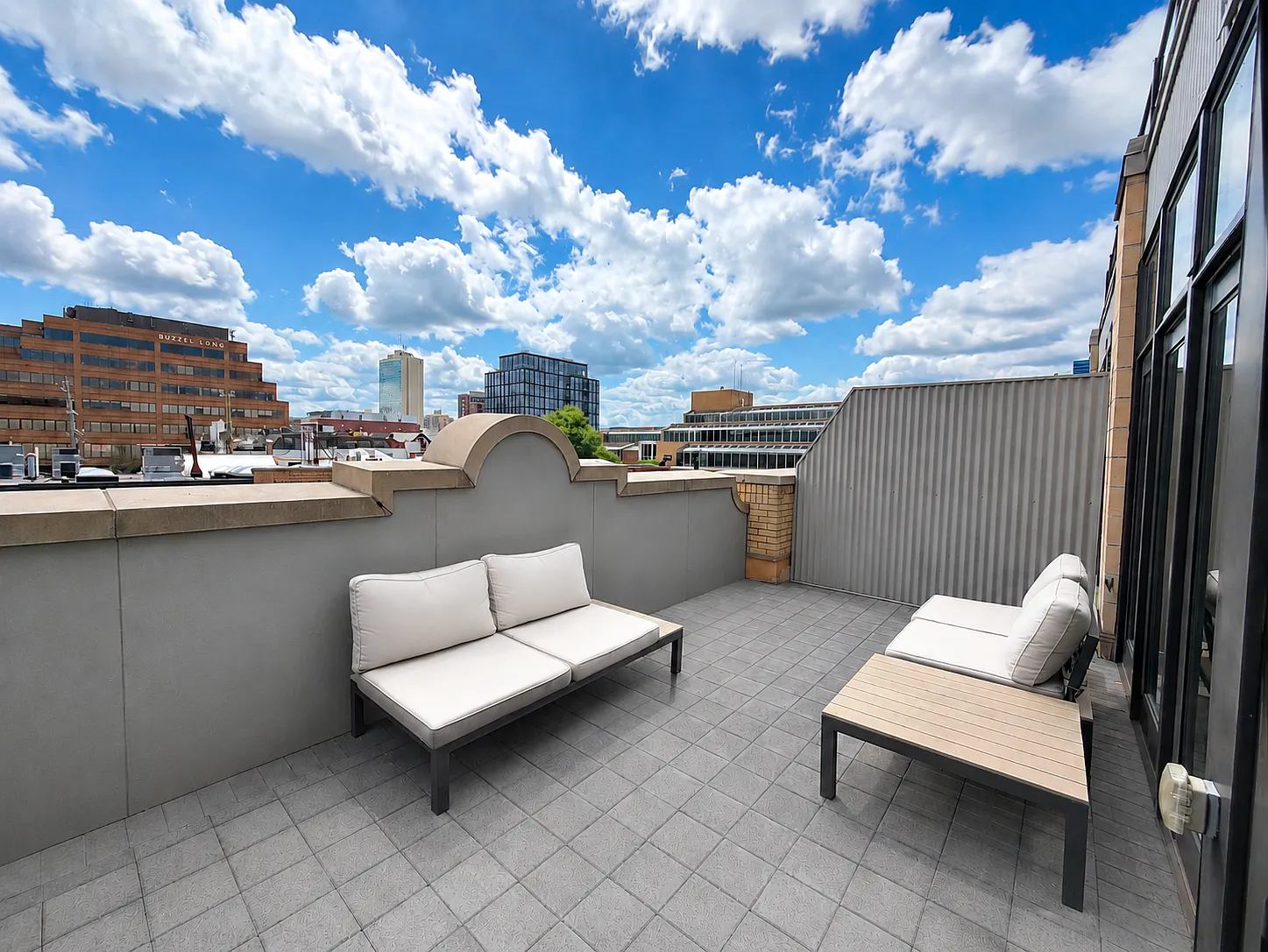 Exhibit A2 Apartments — Photo 4