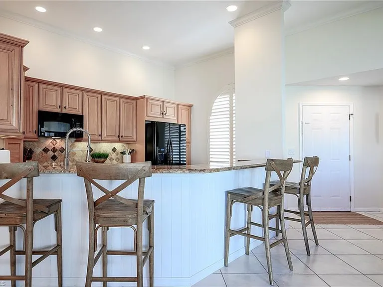 613 Beachwalk Cir #J-204 — Photo 11