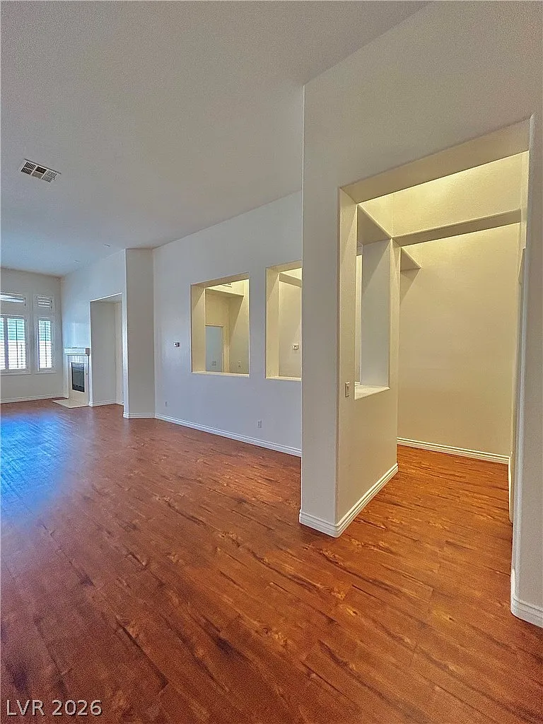 3 bed, 2.0 bath, 2144 sqft, $1,995 — Photo 4