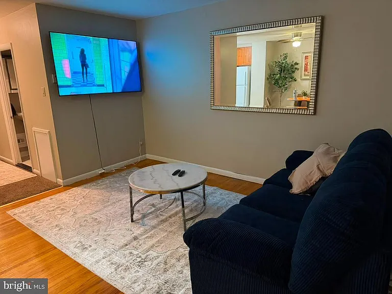 3922 Lankenau Ave — Photo 2