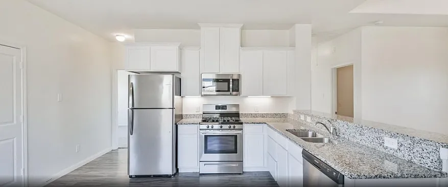 3 bed, 1140 sqft, $1,550 — Photo 4