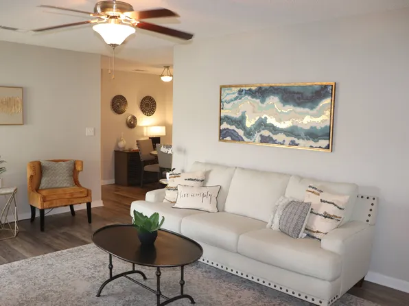 Laurelwood Apartment Homes