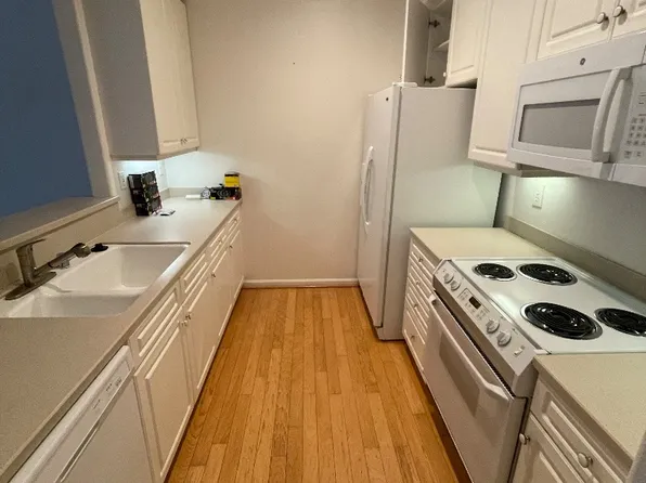 1951 Ofarrell St APT 304, San Mateo, CA 94403