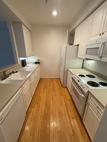 1951 O'Farrell St #304 Photo 1