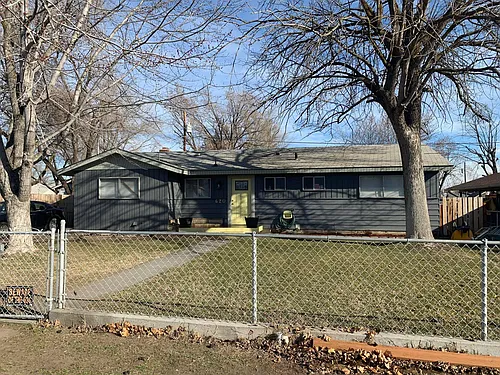 620 NE 2nd St Photo 1