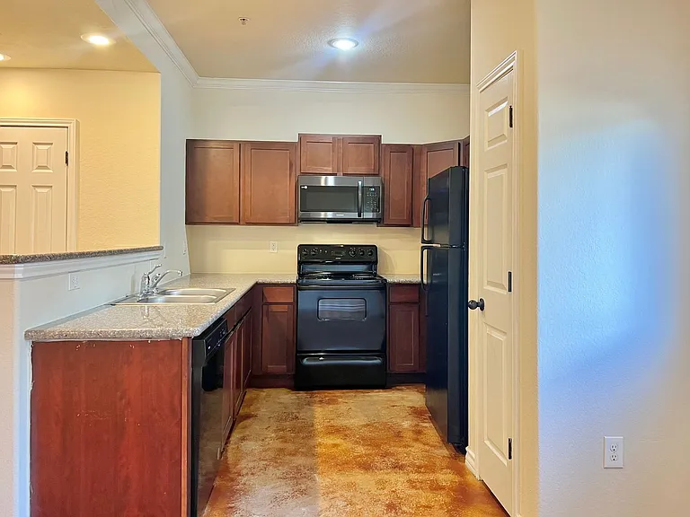 6414 Attucks Ln — Photo 6