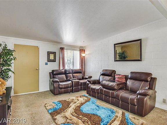 2nd image of 3025 La Canada St