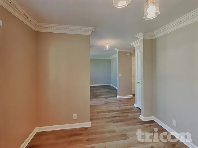 107 Charleston Ct — Photo 5