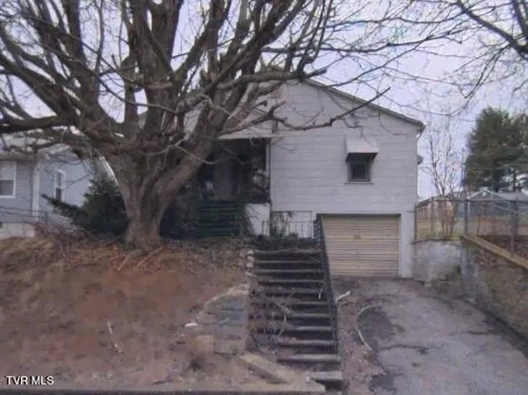 439 Cypress St, Mt Carmel, TN 37645