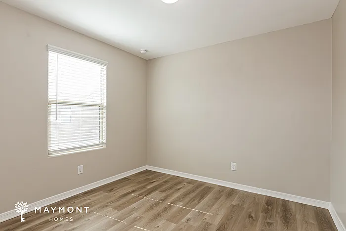 8126 W Agora Ln — Photo 12