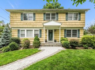 3552 Suncrest Ave, Yorktown Heights, NY 10598
