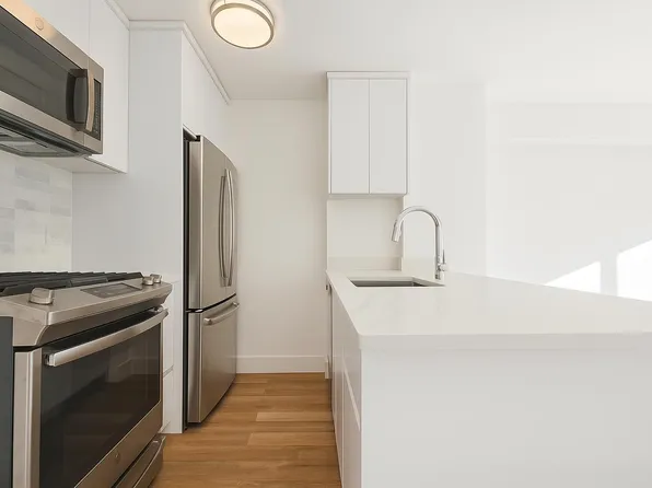 1735 York Avenue image 4 of 19