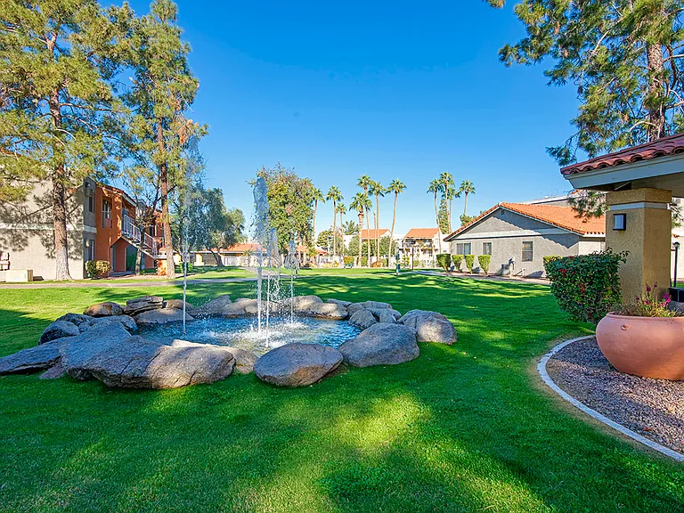 Valencia Park — Photo 31
