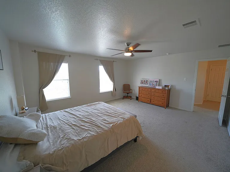 740 Fountain Gate — Photo 35