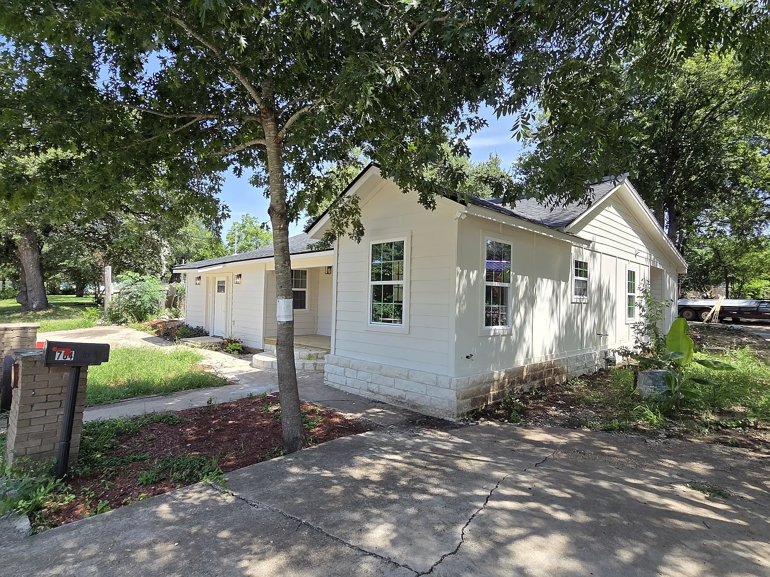 3 bed, 2043 sqft, $1,700 — Photo 4