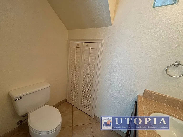 2726 Hampton Ln — Photo 21