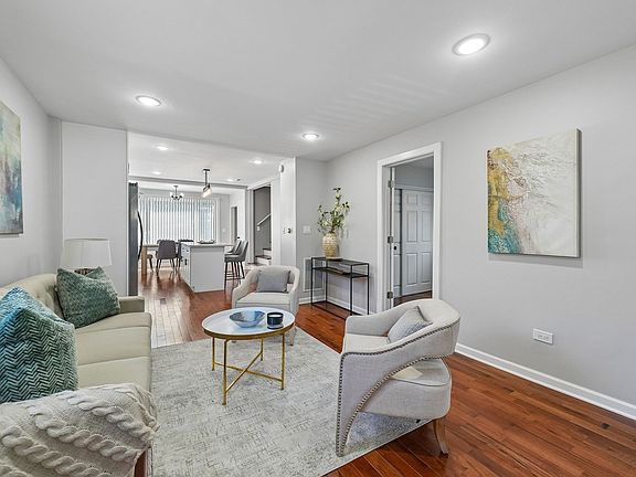 2nd image of 9139 S Oglesby Ave
