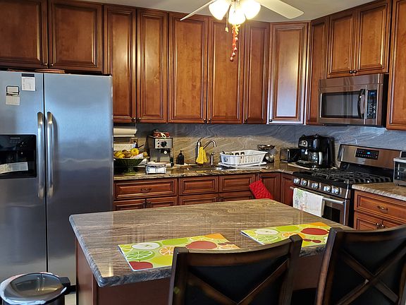 5th image of 44 Debbie St #12B